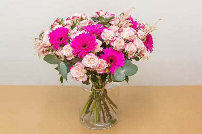 Las Coloradas is a pink flowers arrangement