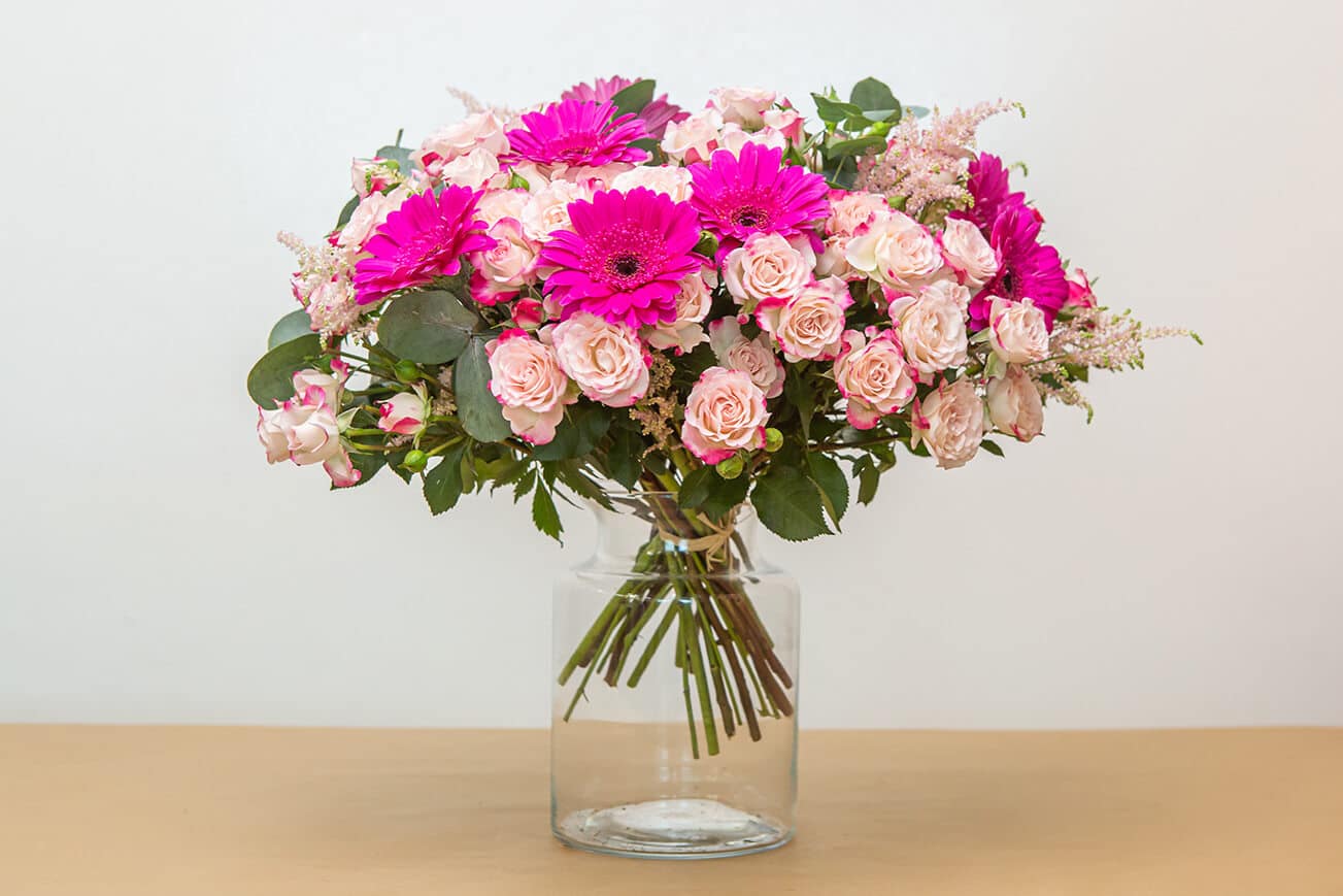 Las Coloradas pink flower arrangement